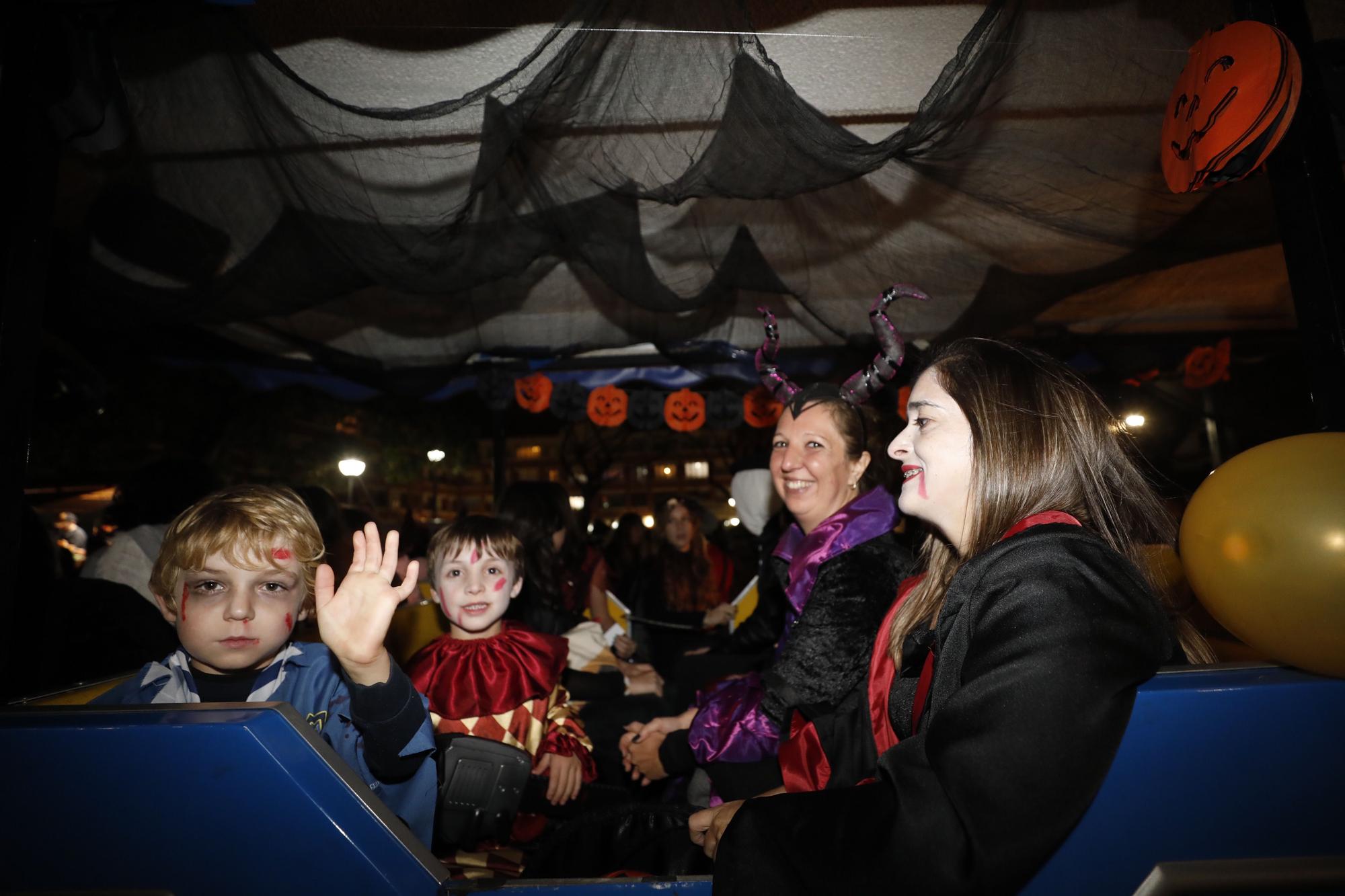 EN IMÁGENES: La Fresneda, a la calle para celebrar Halloween