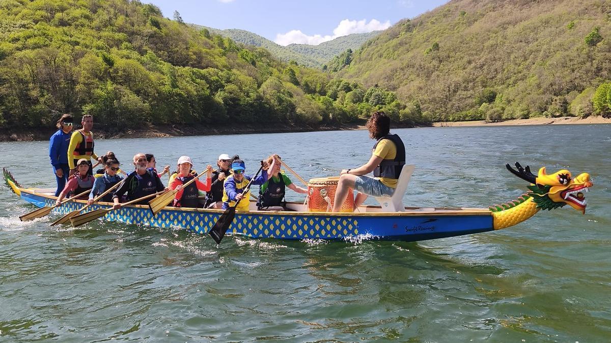 Una salida en "barco dragón", esta primavera en Tanes.