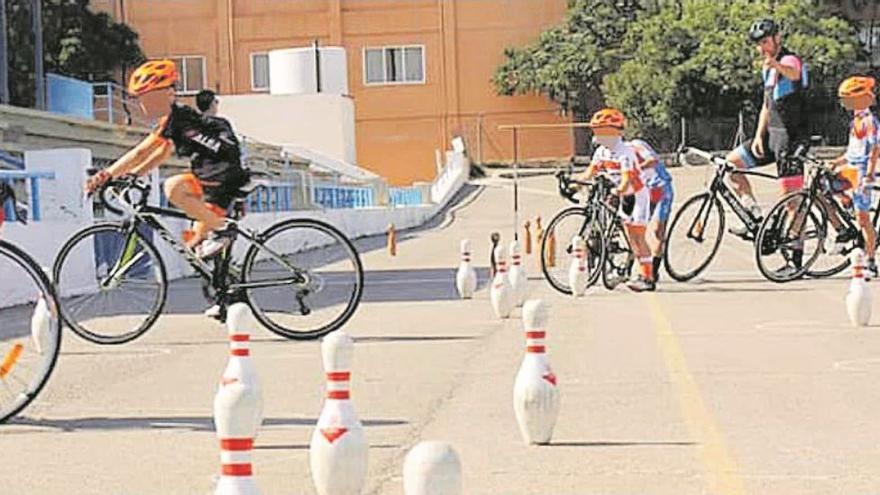 Imagen de archivo de actividades ciclistas en el estadio municipal, que tendrá una alternativa con un nuevo circuito.