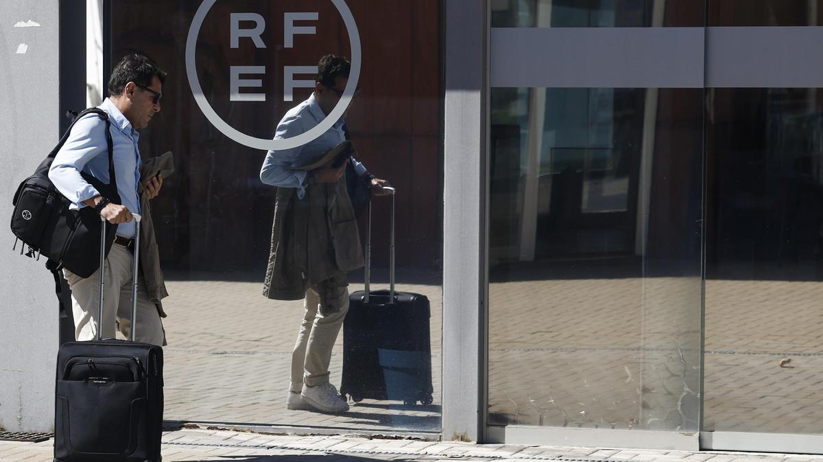 Morales Mansito, en la sede de la RFEF.