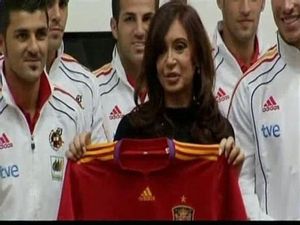 La presidenta argentina va felicitar Espanya per la seva victòria al Mundial.