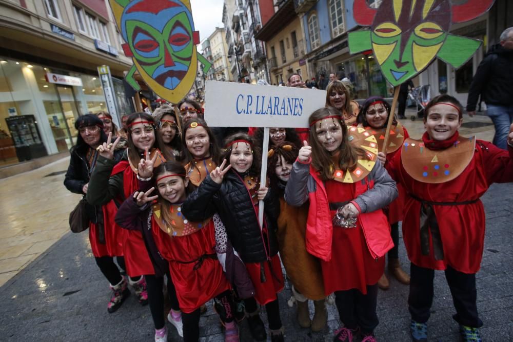 Tradicional desfile de los Escolinos Antroxaos.