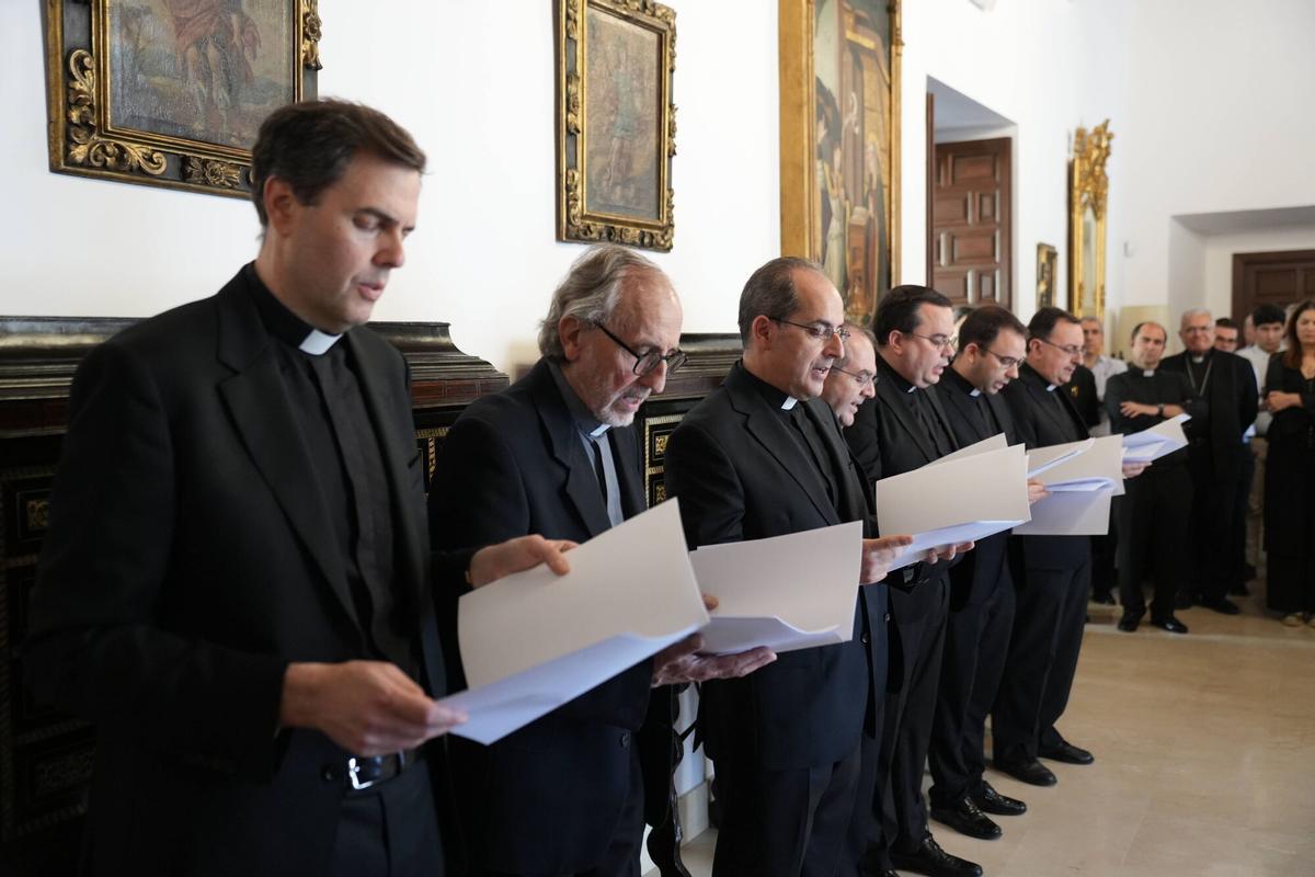 El obispo de Córdoba preside la toma de posesión de los nuevos miembros del Consejo Episcopal de la diócesis