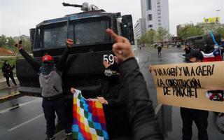Los chilenos salen nuevamente a la "Plaza Dignidad" para protestar