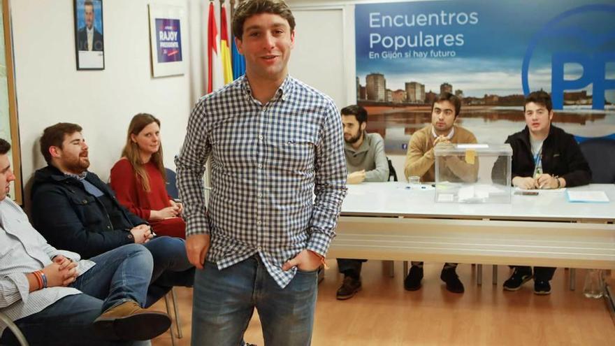 Andrés Ruiz, tras votar ayer en Gijón.