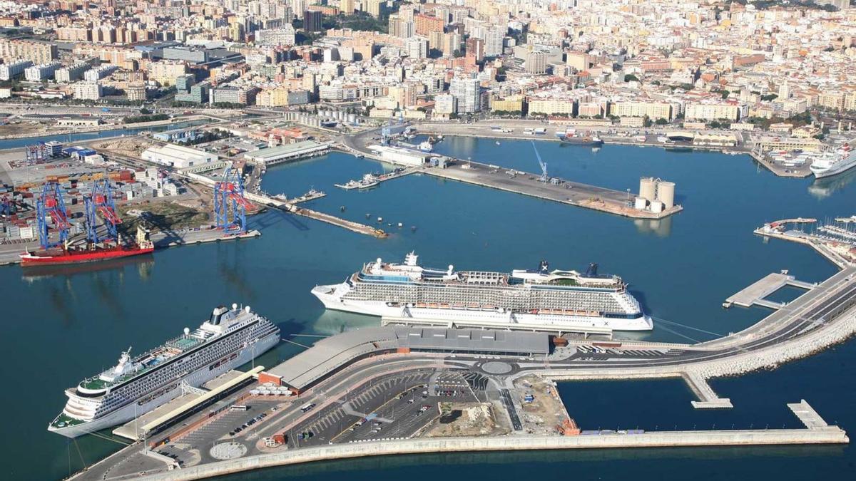 Vista aérea del Dique de Levante.