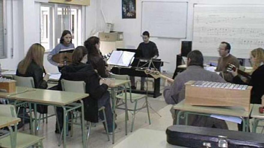 Alumnos de música de &#039;A Xunqueira 1&#039;, materia elegida por el centro para la línea de &quot;excelencia&quot;. // FdV