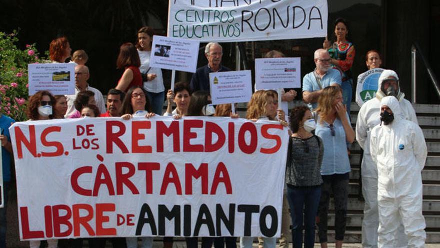 Imagen de una de las últimas protestas ante la Delegación de Educación.