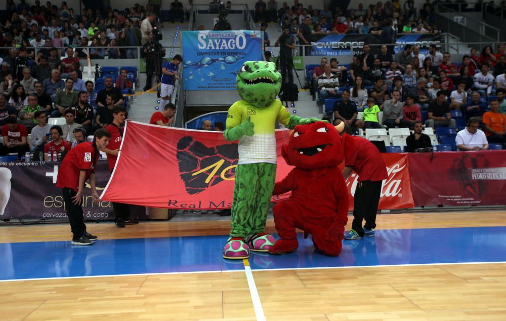 El Palma homenajea al Mallorca ganando al Barcelona