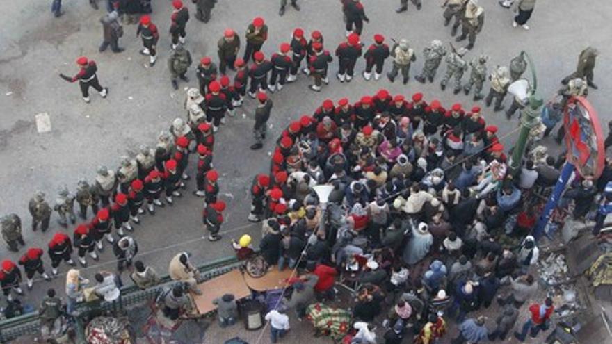 El Ejército desaloja a los últimos resistentes de la plaza Tahrir