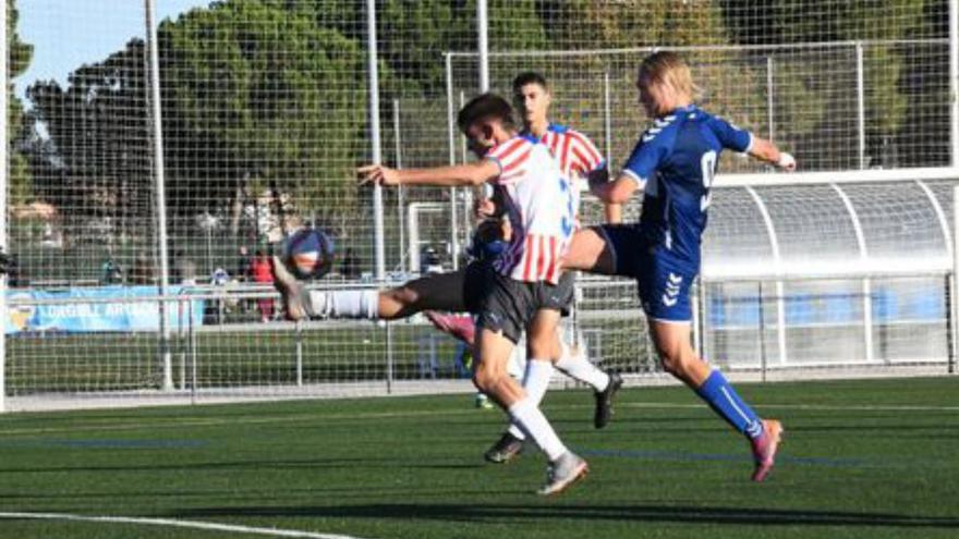 El Girona juvenil falla un penal al darrer minut i encaixa l’empat en l’afegit