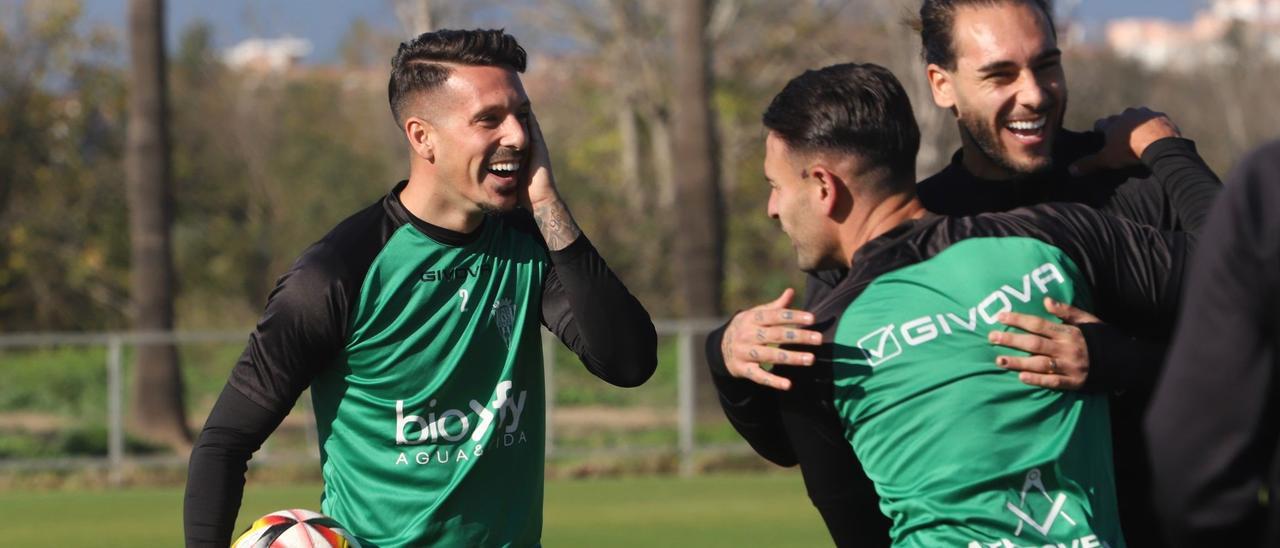 Iván Rodríguez, sonriente durante una sesión en la Ciudad Deportiva.