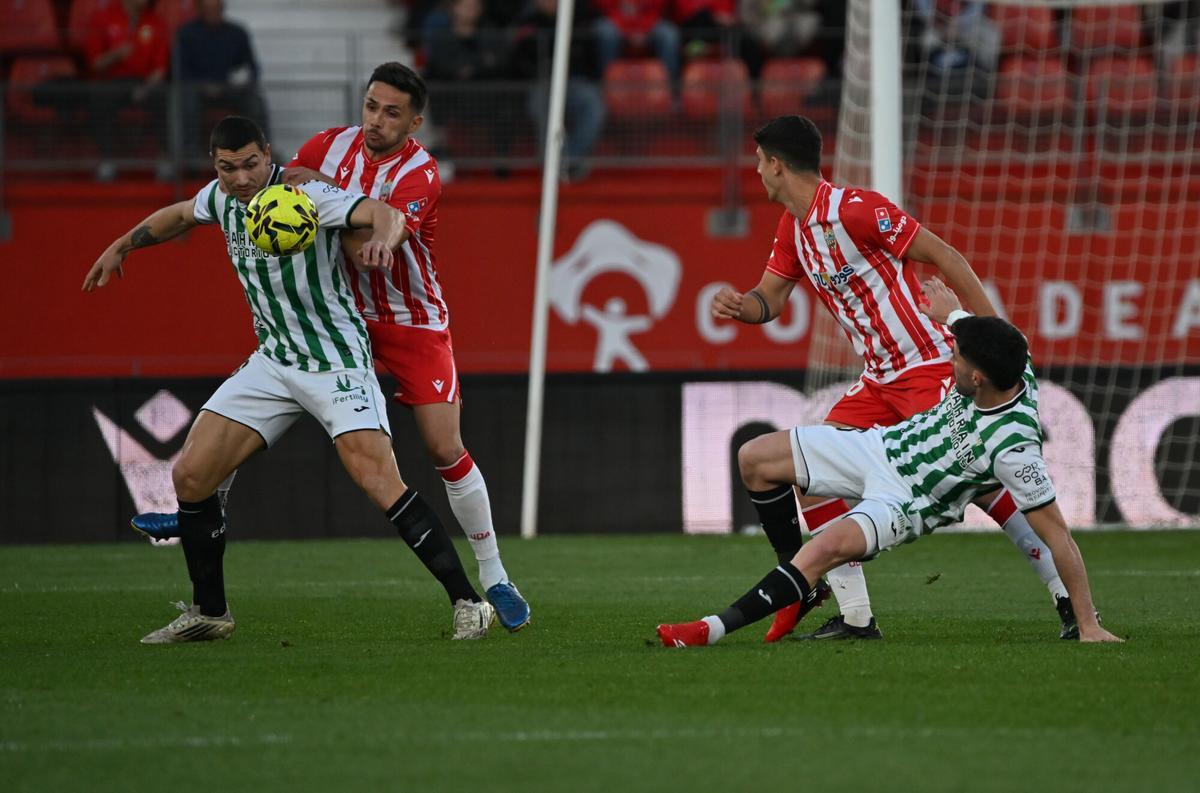 Almería-Córdoba CF | Las imágenes del partido de LaLiga Hypermotion