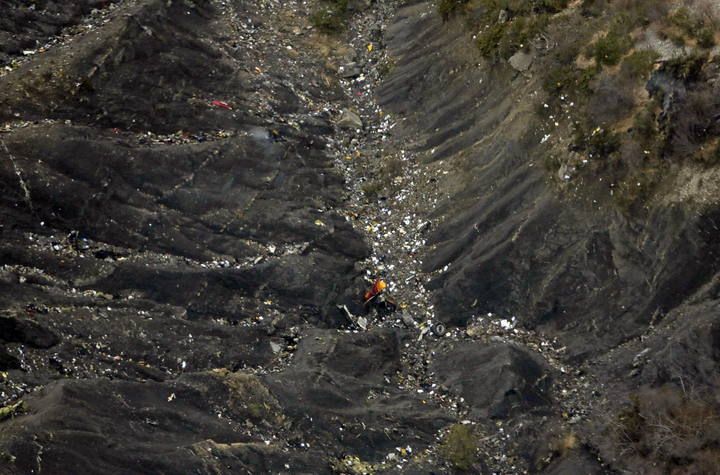 Primeras imágenes del accidente del Airbus A320 en los Alpes