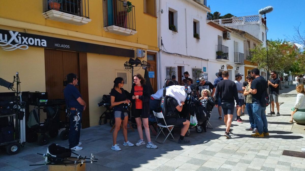 El equipo ha rodado en las calles del barrio marinero de Baix la Mar