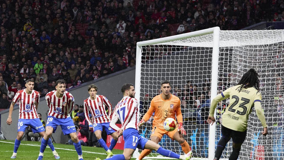 نادي برشلونة يعلن عن عودة منطقة التشجيع في مباراة الكأس ضد أتلتيكو مدريد لتعزيز الحضور الجماهيري