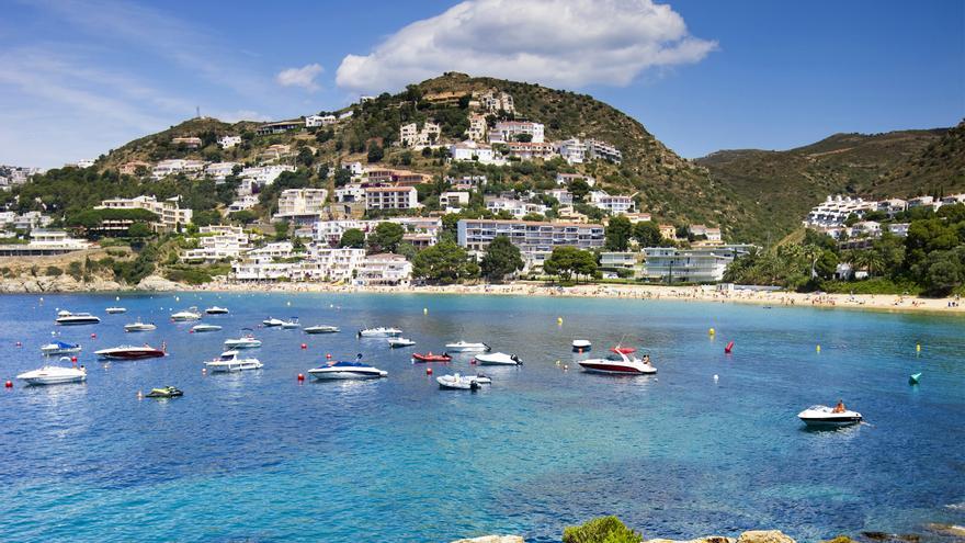 Port de Roses canvia els camps de boies de l’Almadrava i cala Montjoi seguint les indicacions de Capitania Marítima