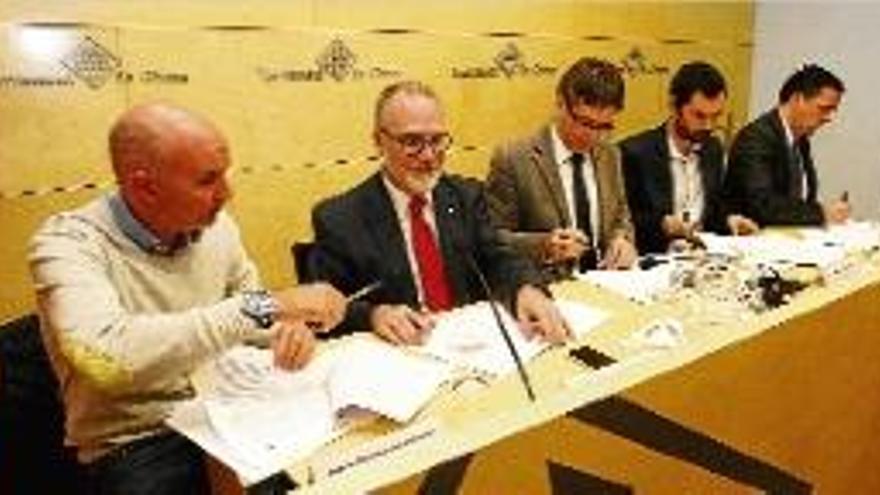 Mascort, Torramadé, Puigdemont, Torrent i Parera-Nieto, ahir signant.