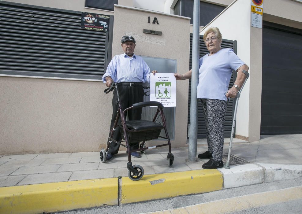 Aceras estrechas en Rabasa