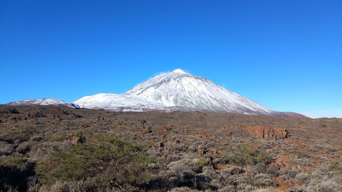 Imagen del Teide tomada la mañana de este viernes 20 de marzo desde el Parque Nacional.