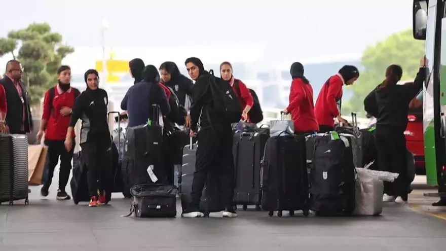 La selección femenina iraní de fútbol viajará a Omán tras polémica de asilo