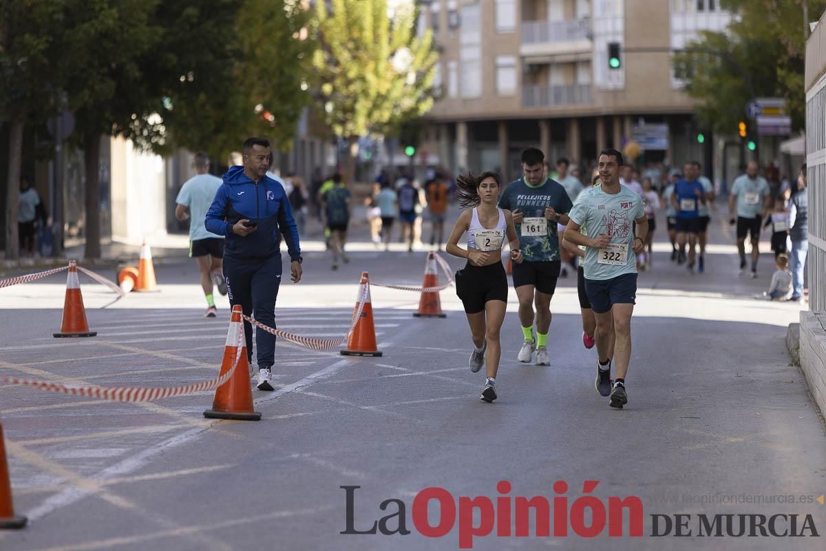 Carrera '10K Assota por ti' en Caravaca (salida y giro primera vuelta)