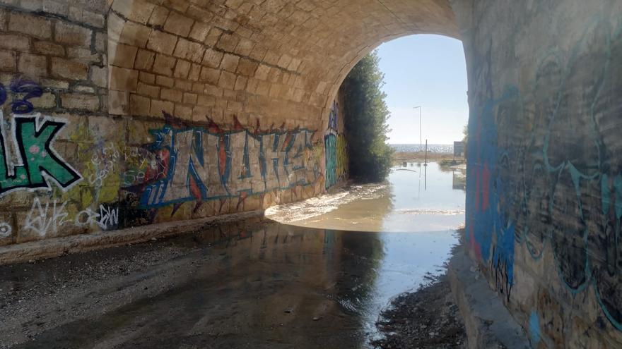 Prohibido el baño en una playa de El Campello por la rotura de la bomba de una depuradora