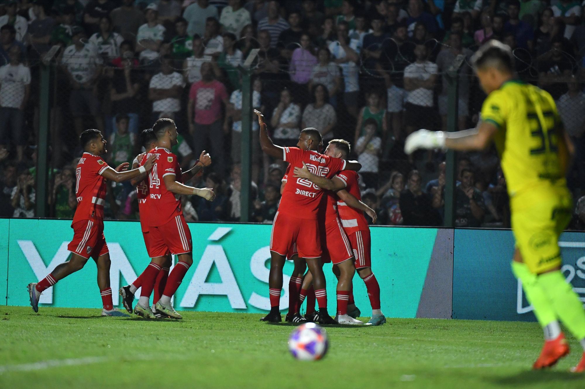 El River gana en Junín