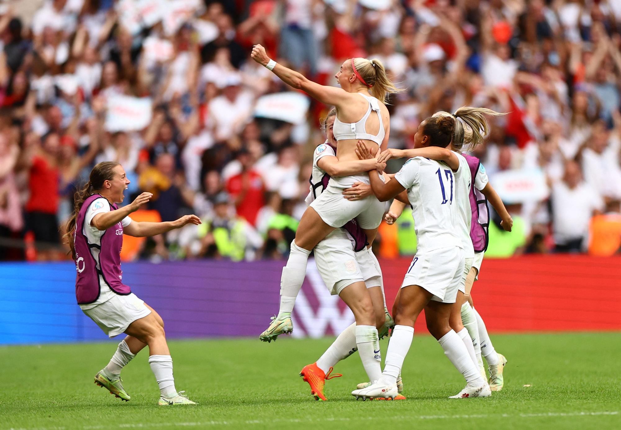 Así ha sido el gol de Kelly para que Inglaterra gane la Eurocopa Femenina