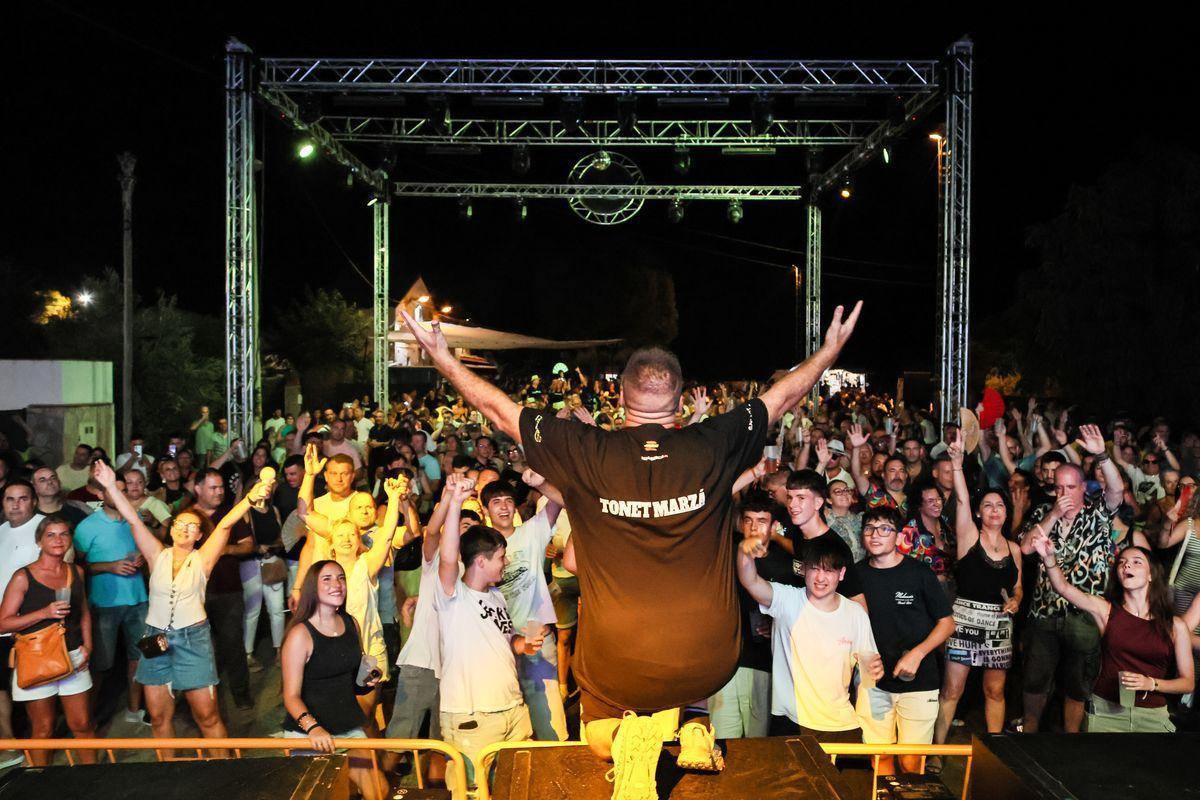 Actución de DJ Tonet Marzá.
