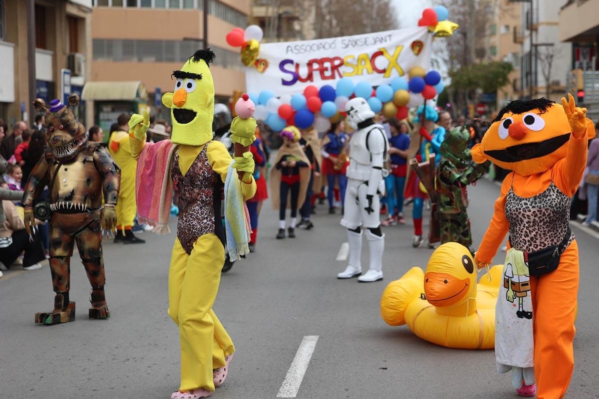 Búscate en las imágenes de la rúa de Carnaval de Ibiza