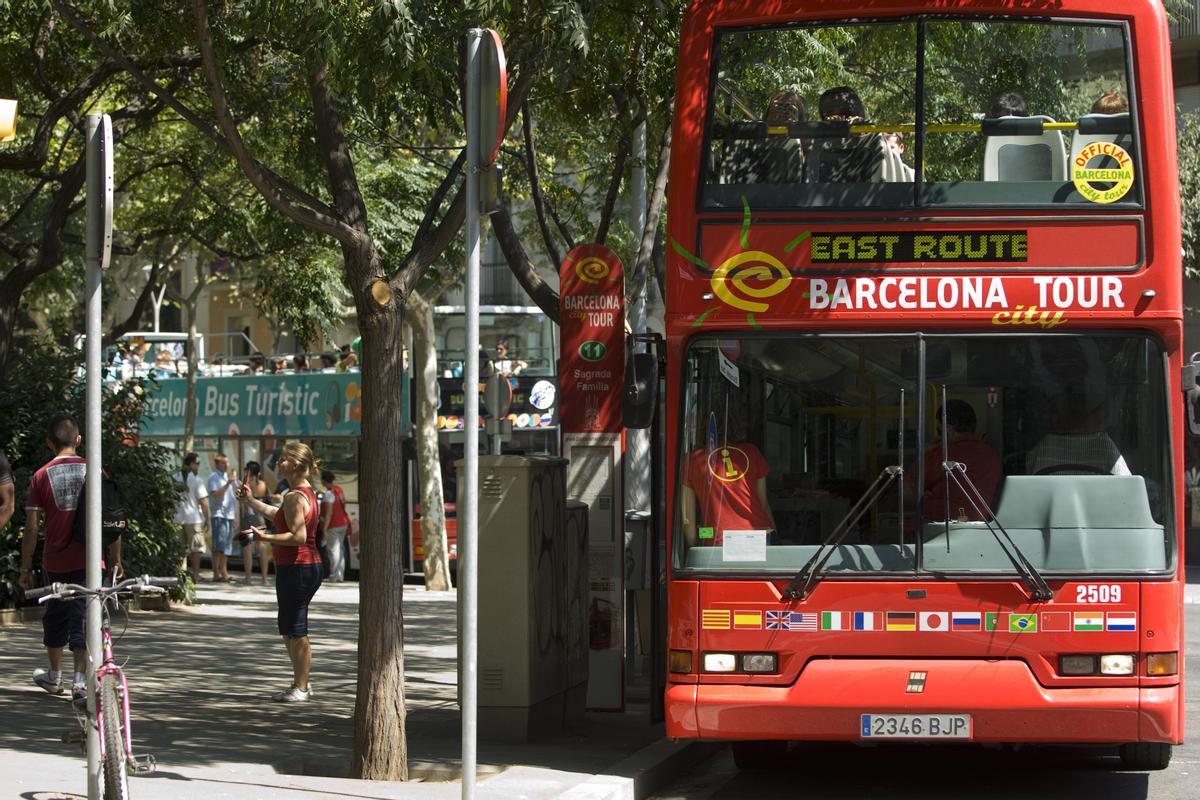 Bus turístic de Barcelona: rutes i preus actualitzats el 2021