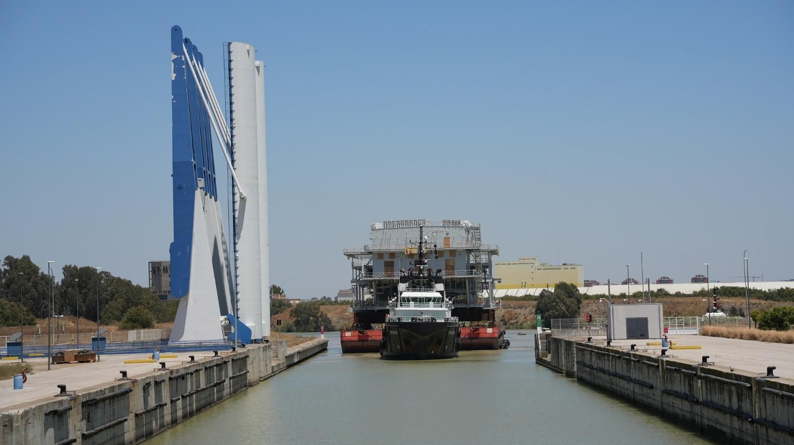 Zarpa la subestación eléctrica construida por Tecade