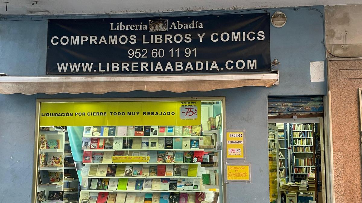 La librería Abadía anuncia su cierre con un 75% de descuento