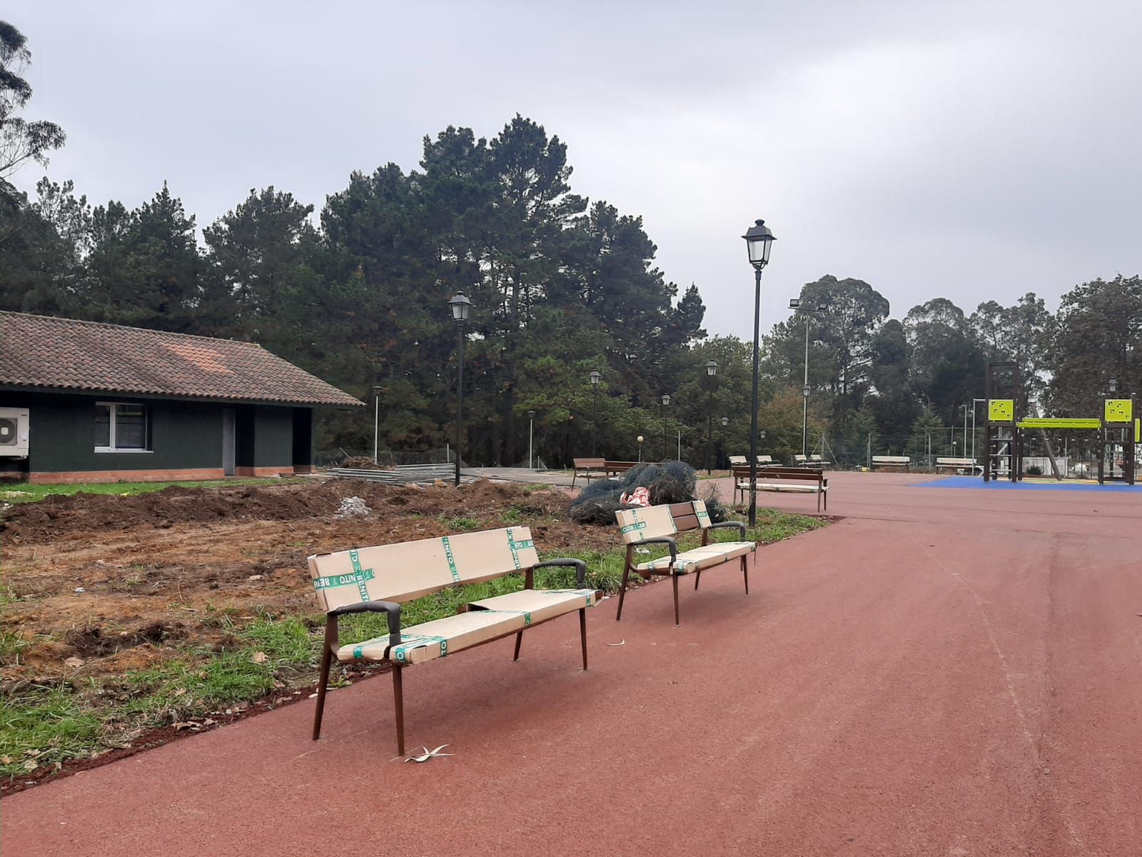 Así avanzan las obras del parque biosaludable de Soto de Llanera, con nueva zona de juegos y de actividades