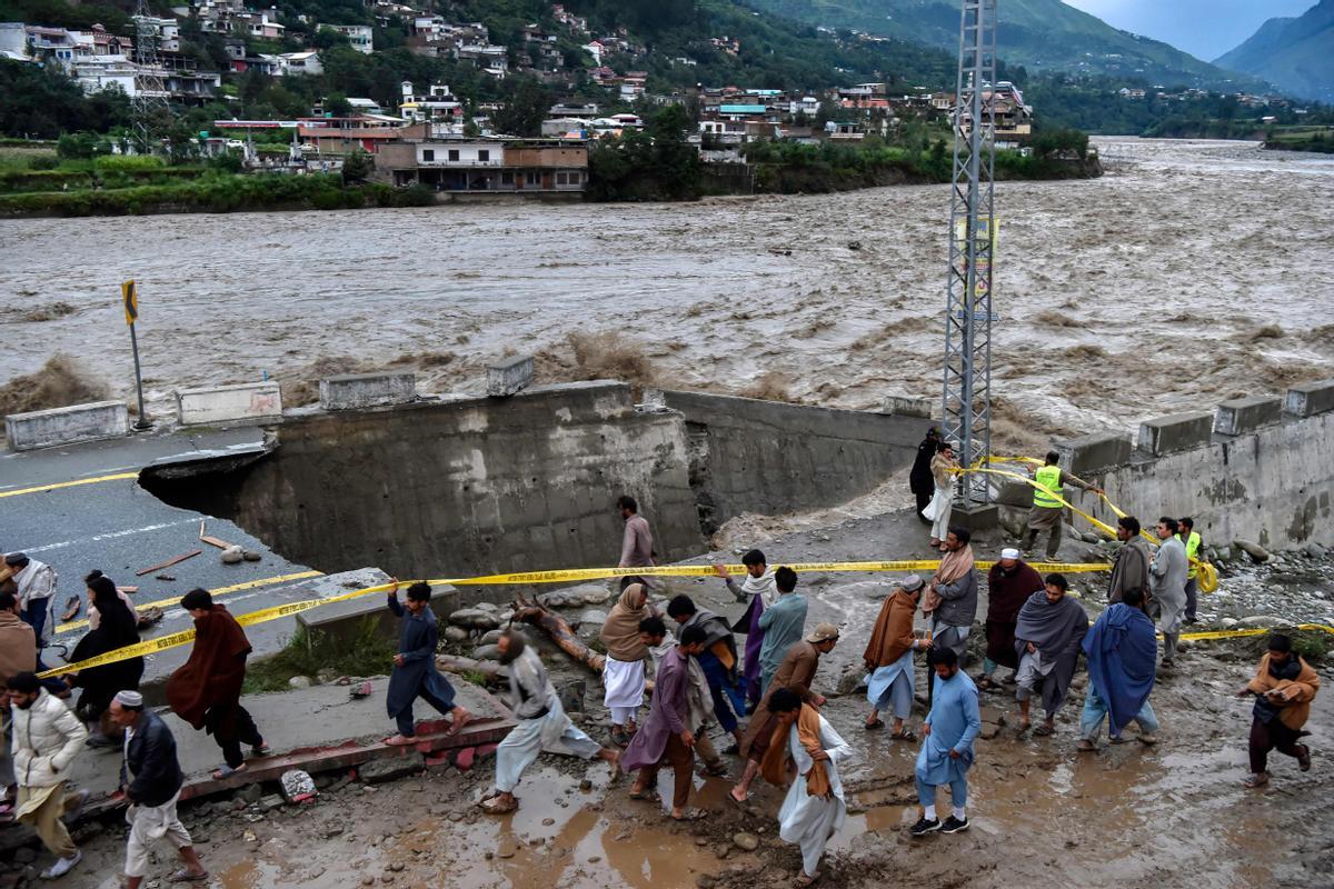 Els pakistanesos de Barcelona es bolquen amb les víctimes de les inundacions del seu país