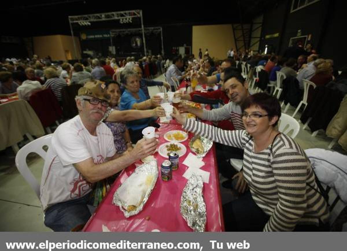GALERÍA DE FOTOS - Cena de hermandad en las fiestas de Vila-real
