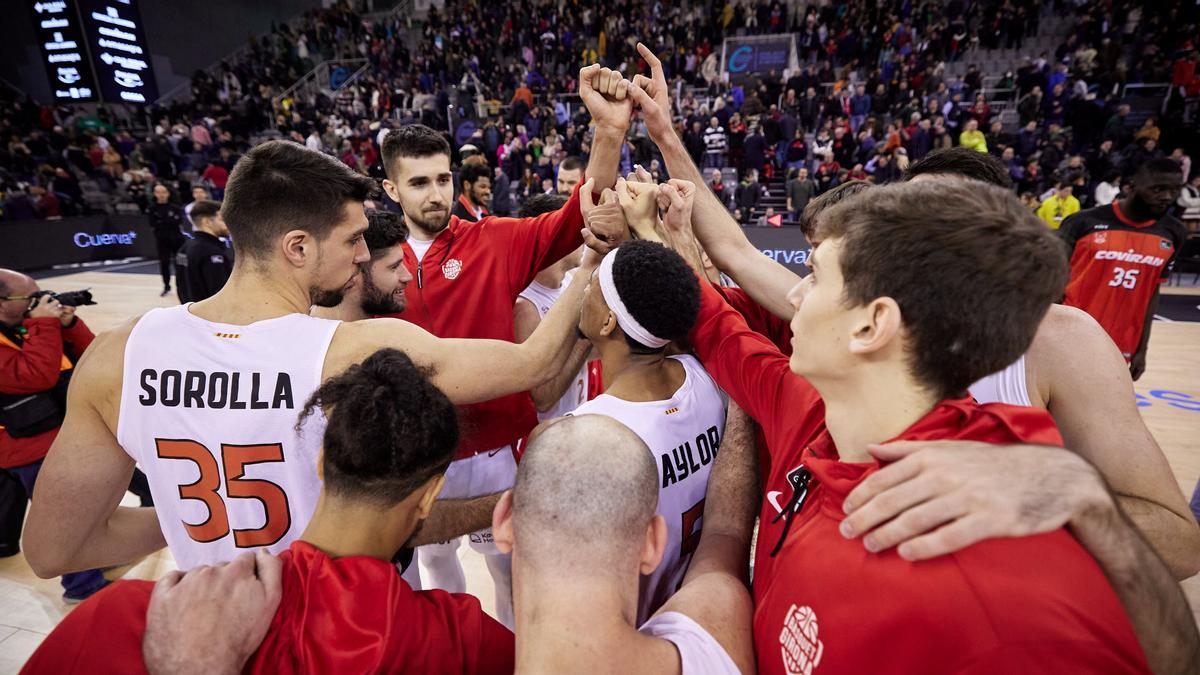 El Bàsquet Girona celebra la victoria en Granada