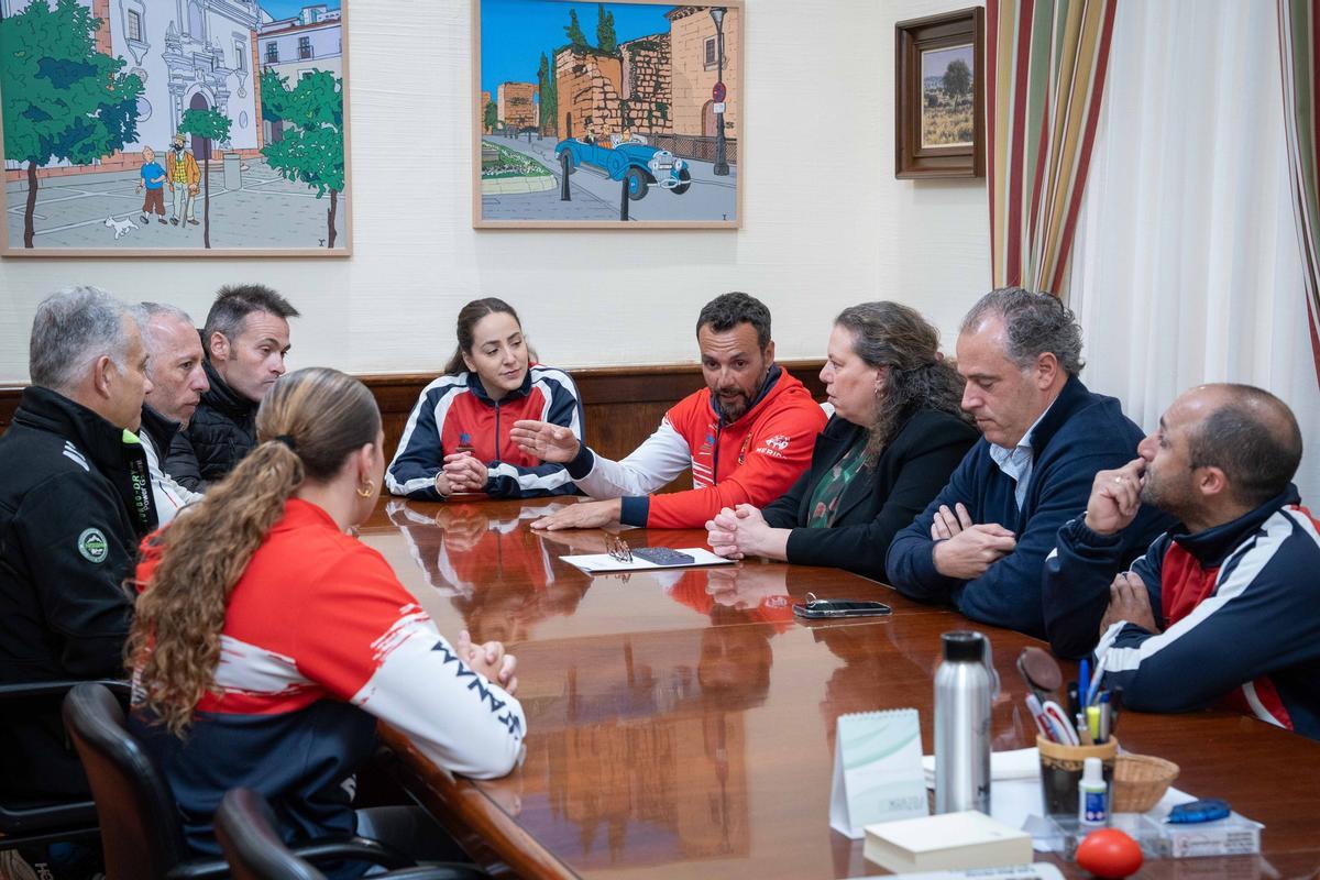 Un momento del encuentro en el ayuntamiento.