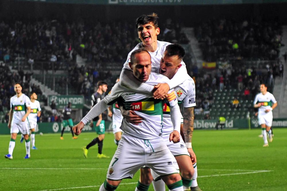 Las mejores fotografías del partido entre el Elche y el Racing de Santander