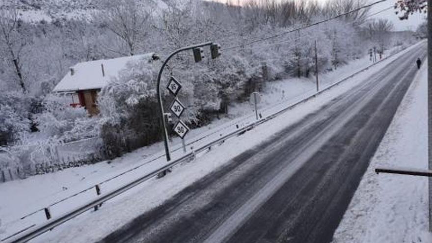 Nevadas por encima de los 1000 metros en el Pirineo y nieblas matinales