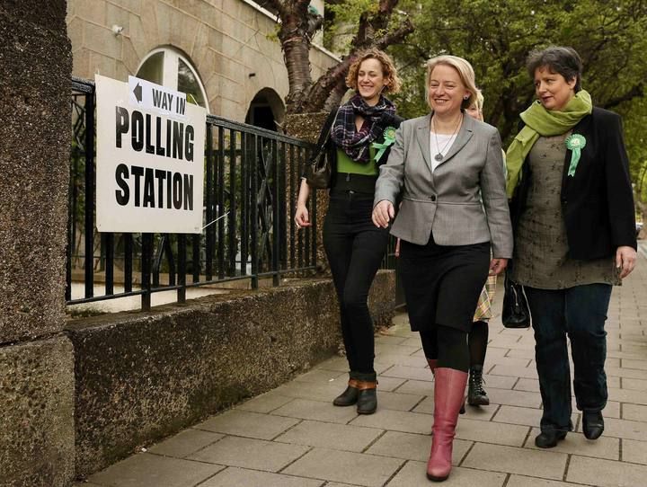 Natalie Bennett, líder del Green Party, ha emitido su voto en Londres.