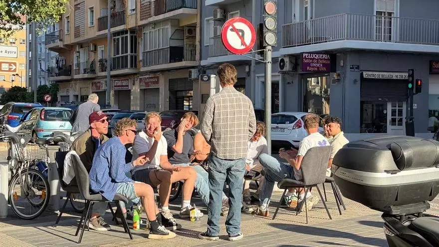 La viral invasión turística en las calles del barrio de Ayora