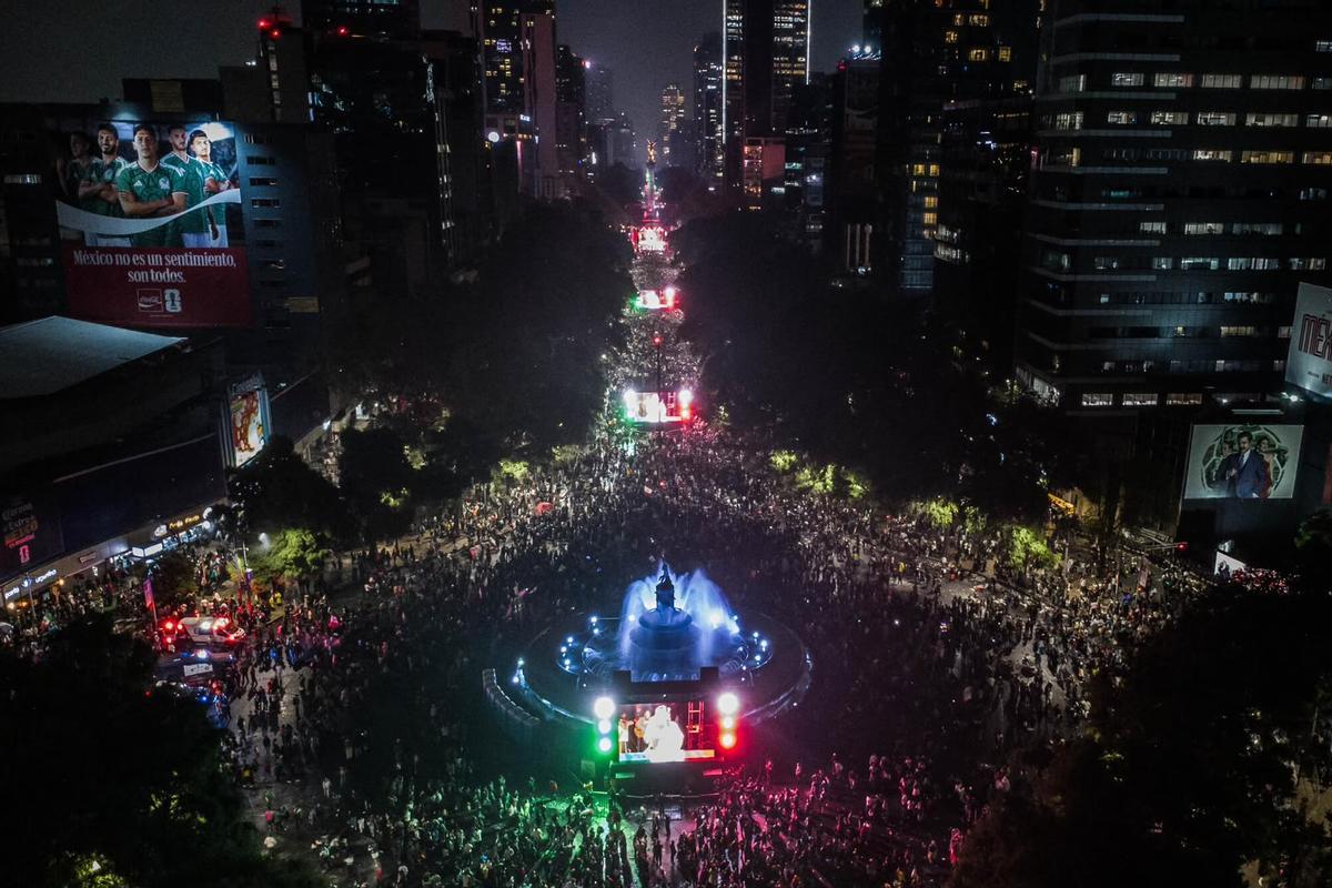 El paseo de Reforma, en Ciudad de México, lleno durante las celebraciones del mundial.