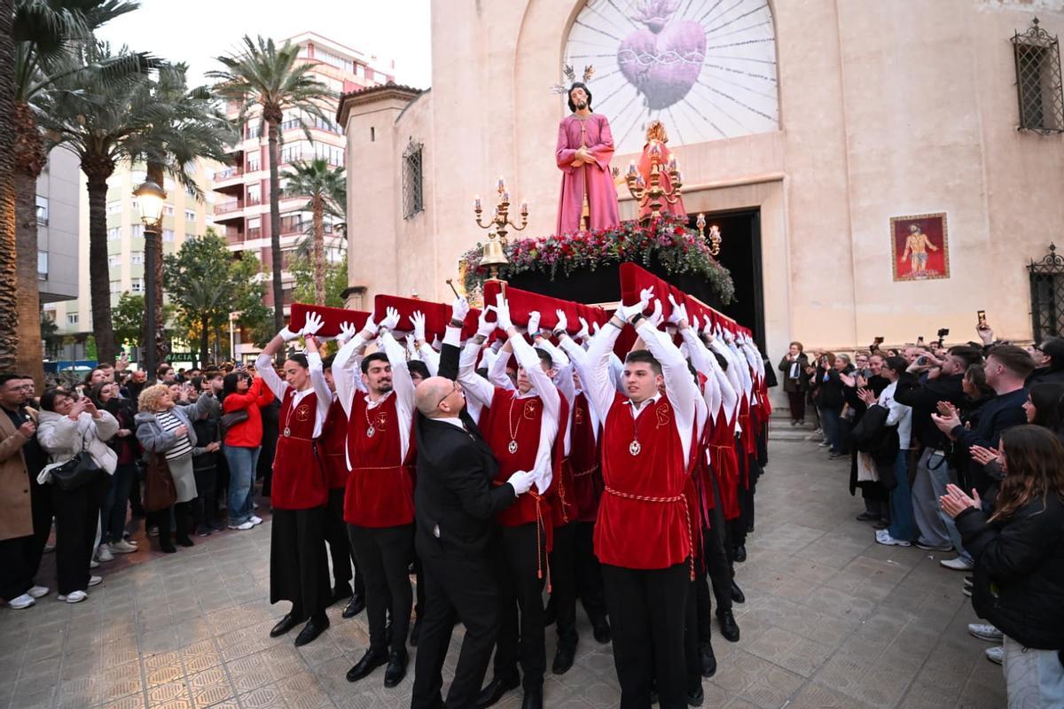 Así salen los pasos de Semana Santa este lunes en Elche