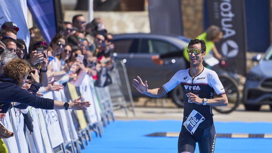 Robert Kallin y Jenny Schulz ganan el Triathlon de Portocolom