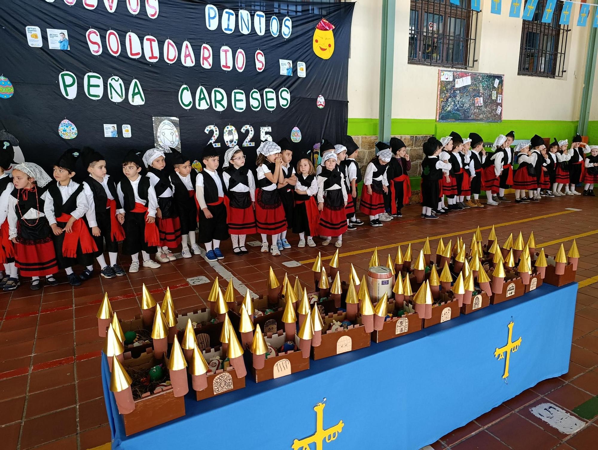 Así fue el Mercadillo de Güevos Pintos Solidarios del Peña Careses