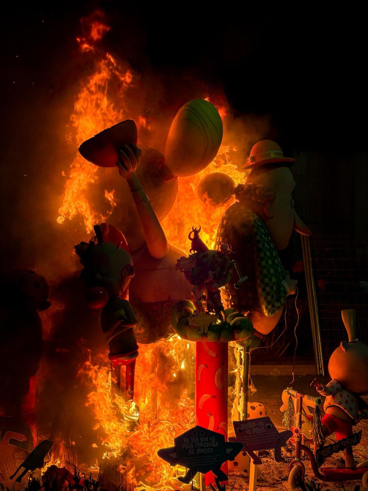 Cremà de la falla infantil de Cronista, primer premio Especial en Torrent.