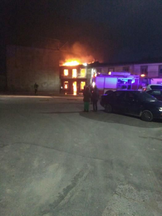 Las imágenes del incendio en Muga