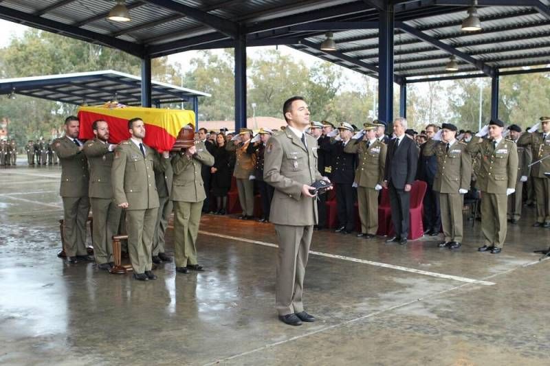 FOTOGALERÍA Funeral por el cabo fallecido en Líbano en la base de Cerro Muriano